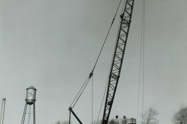 Mullins Rigging 3900 Manitowoc used in initial construction at GE Silicones in Waterford N.Y.
