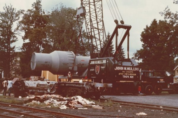 Mullins Rigging unloading a Transport of power unit for Knolls Atomic Power Laboratory