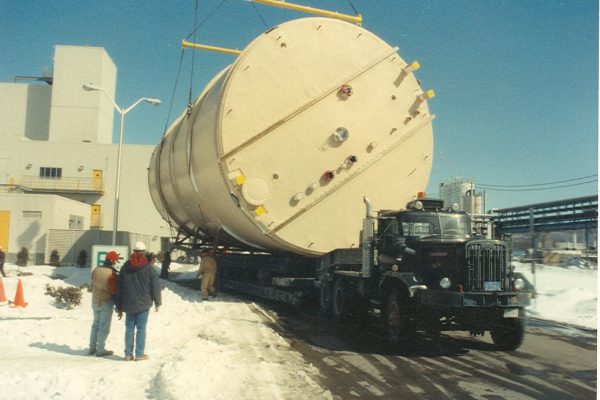 Mullins Rigging movement of Fiberglass Silo – 31 foot diameter
