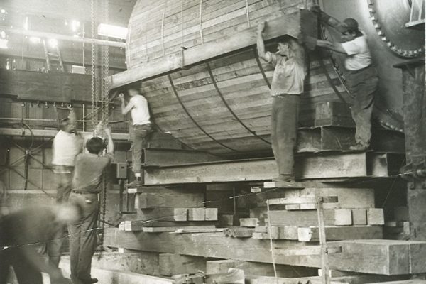 Mullins Rigging installation of Yankee dryer – circa 1945