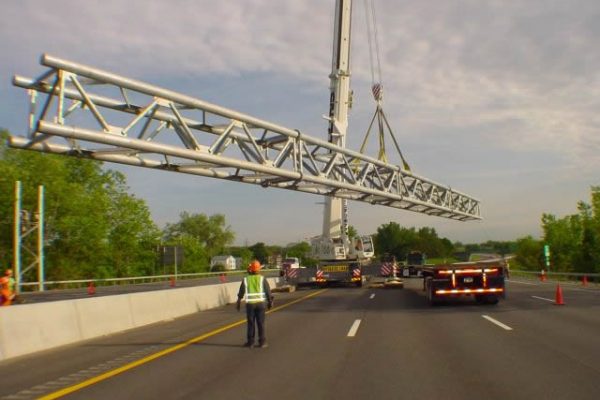 Mullins Rigging interstate Sign Truss – I787