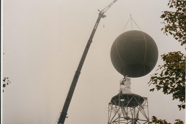 Mullins Rigging lifting of Doppler radar dome