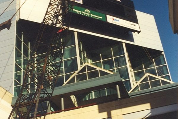 Mullins Rigging Sign Installation at Knickerbocker Arena