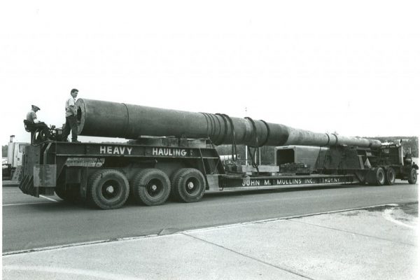 Mullins Rigging lifting of 120 ton Battleship Cannon